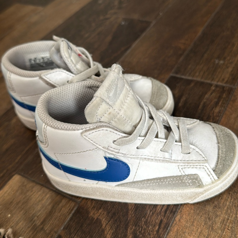 Nike toddler sneakers